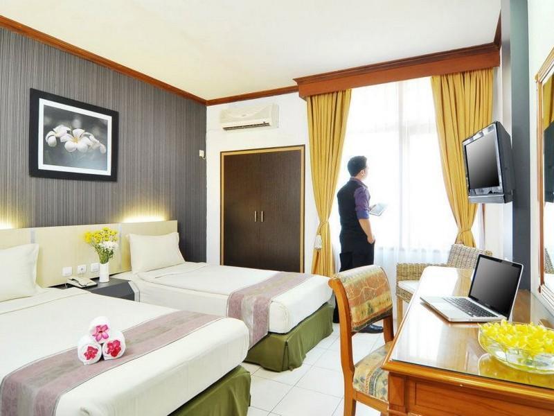 Hotel Cirebon Plaza 井里汶 外观 照片